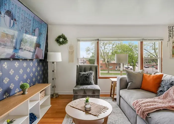Executive Retreat - 2 Parking Spaces, Sleeps 4! Apartment Westmont